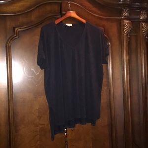 Sugarcloth vneck shirt size L.